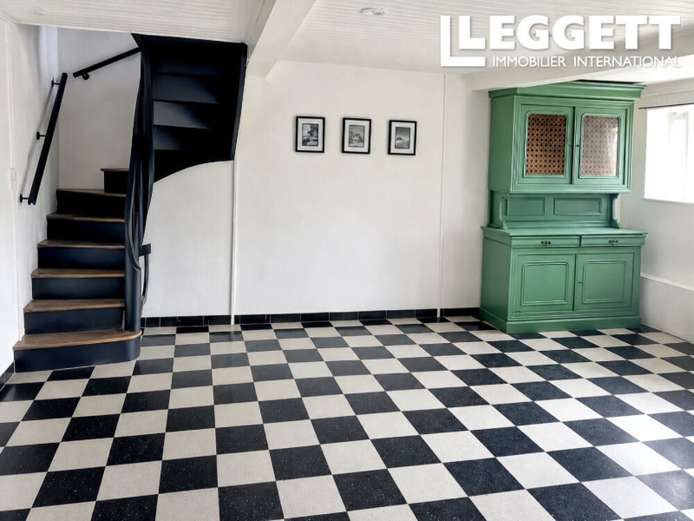 Vente Maison Charmante maison de 3/4 chambres, avec jardin et grange à rénover, dans un village paisible de la Mayenne. La pallu