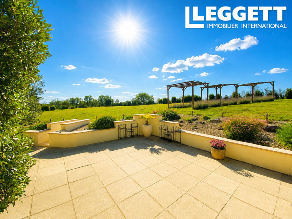 Vente Maison Grande maison de 6 chambres d'une présentation impeccable, jardin et piscine. Seulement 15 minutes de Cognac! Angeac-champagne