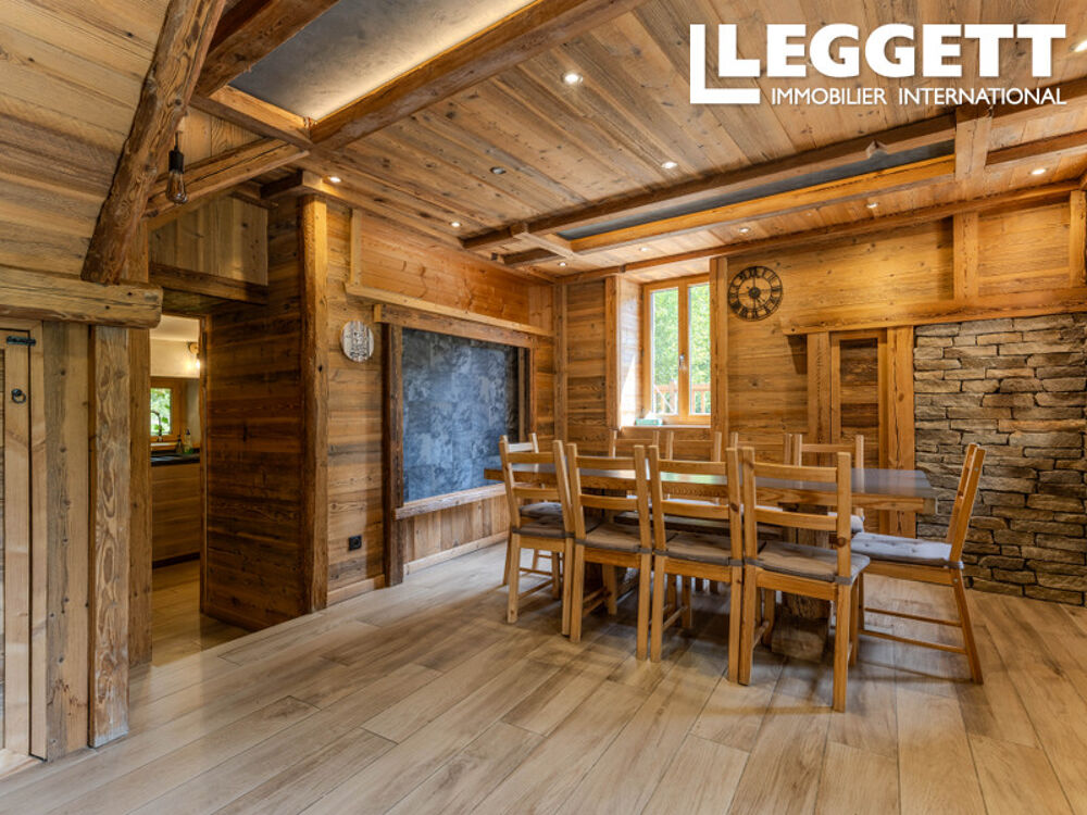 Maison de caractère rénovée de 4 chambres avec vaste terrain au coeur des Alpes