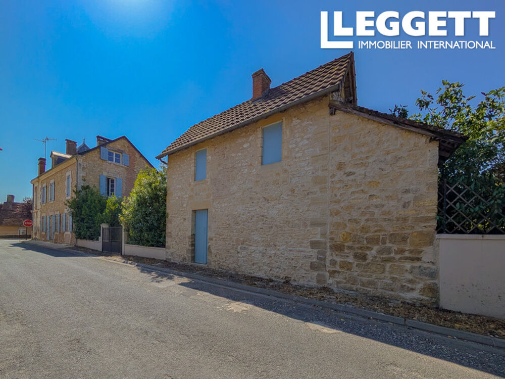 Maison de village du 18e siècle très bien restaurée, avec un jardin comprenant une petite maisonnette