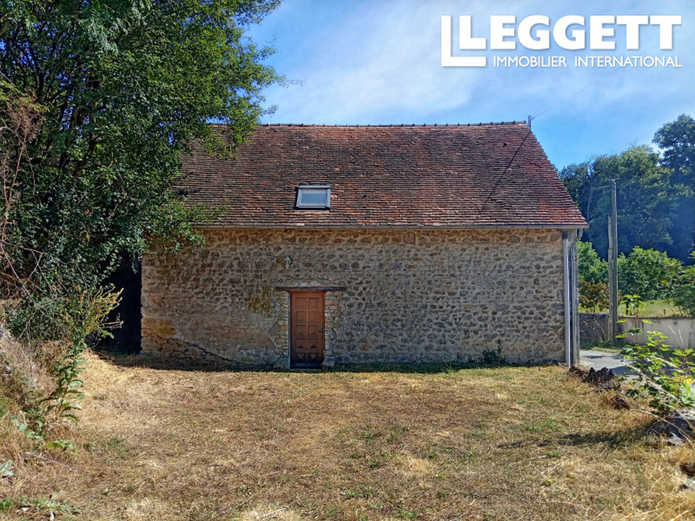 Belle longère de 4 chambres avec gîte et jardin, dans hameau, à 1 km des commerces de Fresnay-sur-Sarthe.