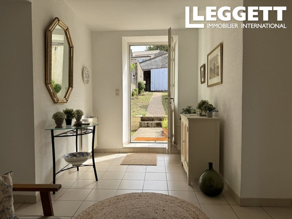 Vente Maison Charmante maison de campagne avec 3 ch, en parfait état, située au calme et proche des commodités. Gensac