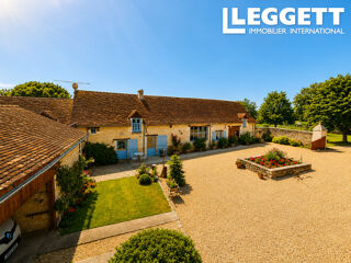 Vente Maison VAL DE LOIRE Corps de ferme de caractère en excellent etat : maison, gîte, piscine et parc d'un hectare LuzÉ