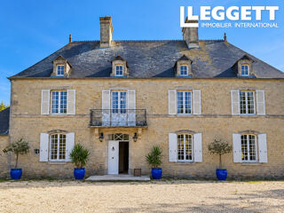 Vente Maison Manoir normand historique de 263 m² avec dépendance de plue de 200 m² et jardin clos avec cour et terraces. Audouville-la-hubert