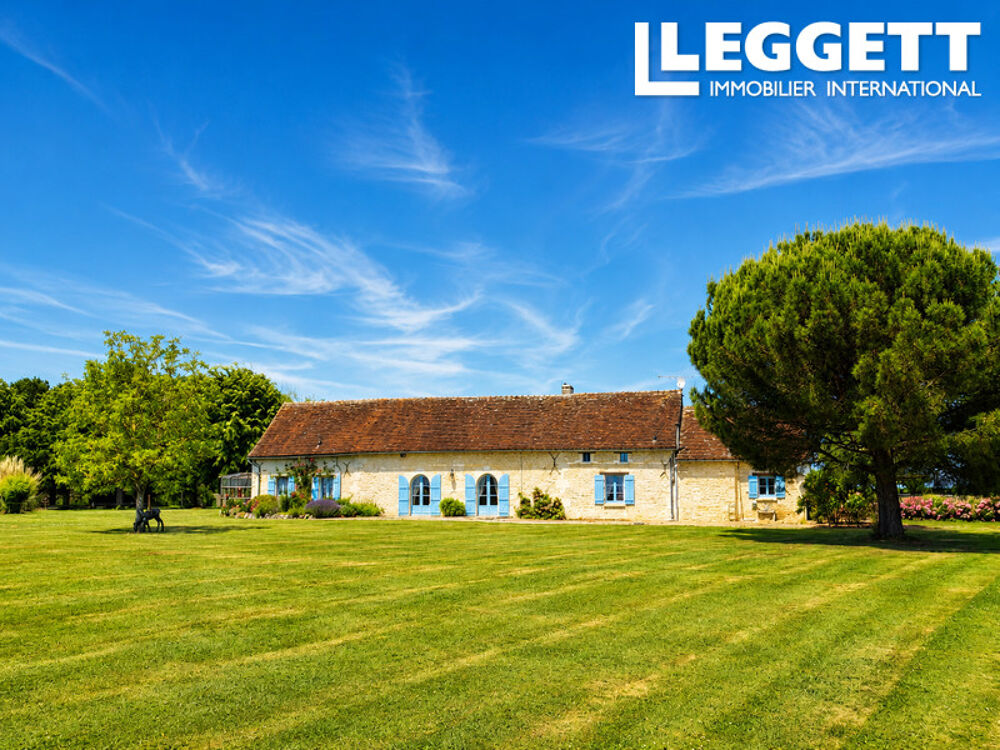 Vente Maison VAL DE LOIRE Corps de ferme de caractère en excellent etat : maison, gîte, piscine et parc d'un hectare LuzÉ