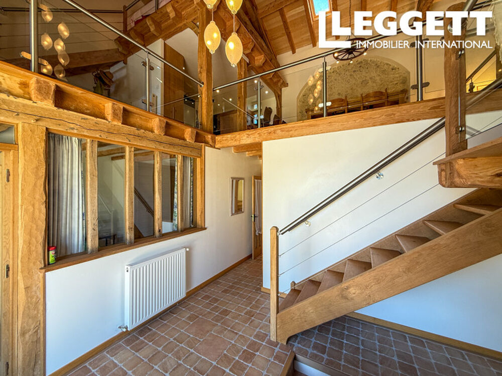 Vente Maison Très belle maison rénovée de 5/6 chambres avec vues fabuleuses au sud-est, à seulement 3 km de Verteillac. Saint-martial-viveyrol
