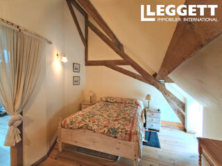 Vente Maison Maison de caractère rénovée. Vaste terrain bucolique de 9000 m² et cadre naturel préservé en bord de rivière. ChÂteau-sur-cher