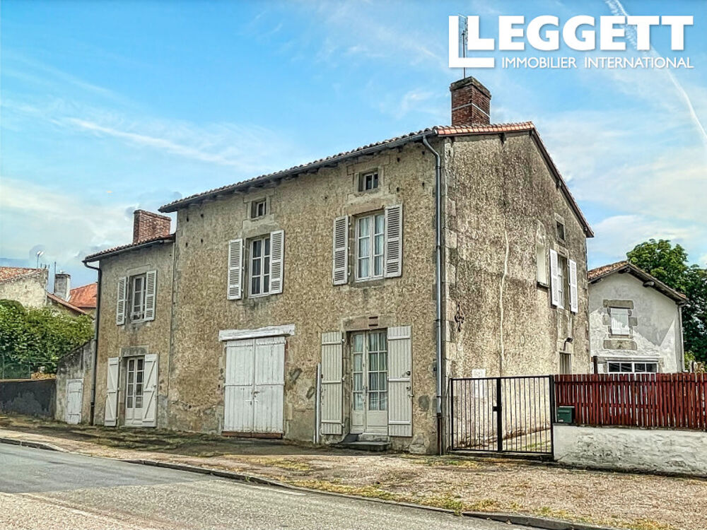 Maison individuelle de 2 chambres (71 m²) avec une 2ème maison attenante à rénover (67 m²) Garage et jardin.