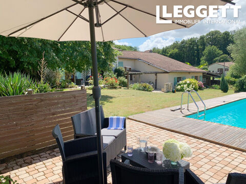   Superbe maison en pierre 5 chambres avec piscine chauff�e pr�s d?Aubeterre-sur-Dronne Maison - 7 pi�ce(s) - 205 m�