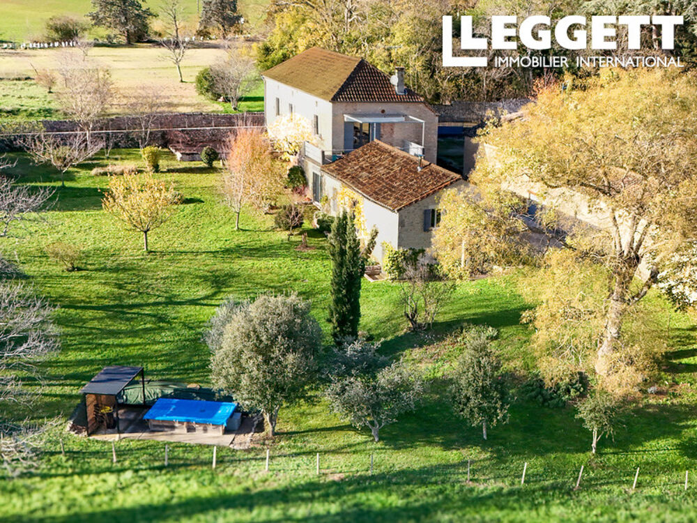 Vente Maison Deux maisons en pierre rénovées avec grange, garage, piscine et vues sur 9 297 m² à vendre à Sérignac (Lot) SÉrignac