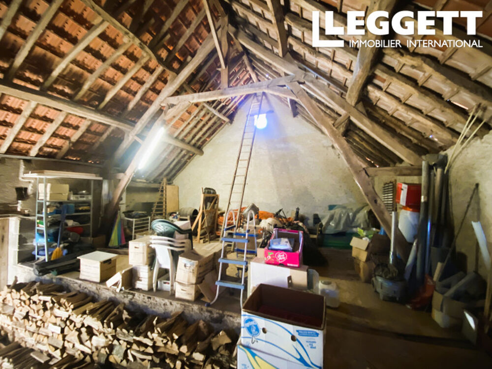 Vente Maison Maison traditionnelle avec grange attenante, gîte, dépendances, mobil-home, jardins et puits dans le Cher Reigny