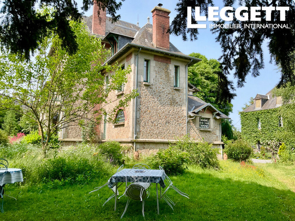 Manoir unique avec annexe, anciennes dépendances et jardin arboré dans un cadre rural idyllique