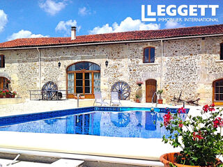 Vente Maison Propriété en pierre avec chambres d'hôtes 5 étoiles, piscine et jardin près de Chalais Yviers