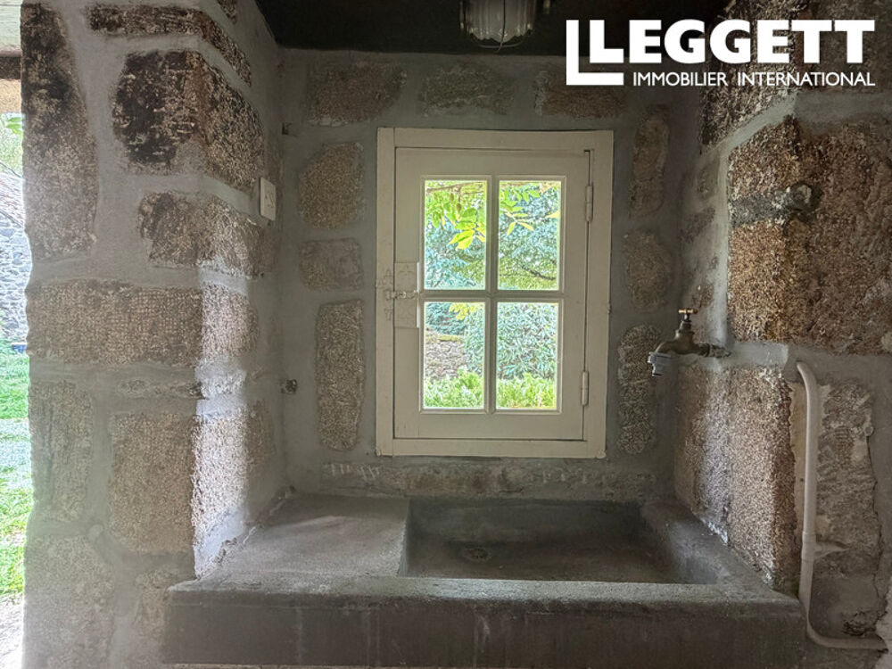 Vente Maison Belle maison+granges attenantes+parc-jardin de 8000M2 au c?ur d'un charmant village, proche des Monédières! Madranges