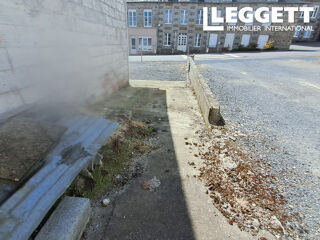  Remise / Grange à vendre 2 pièces 140 m²