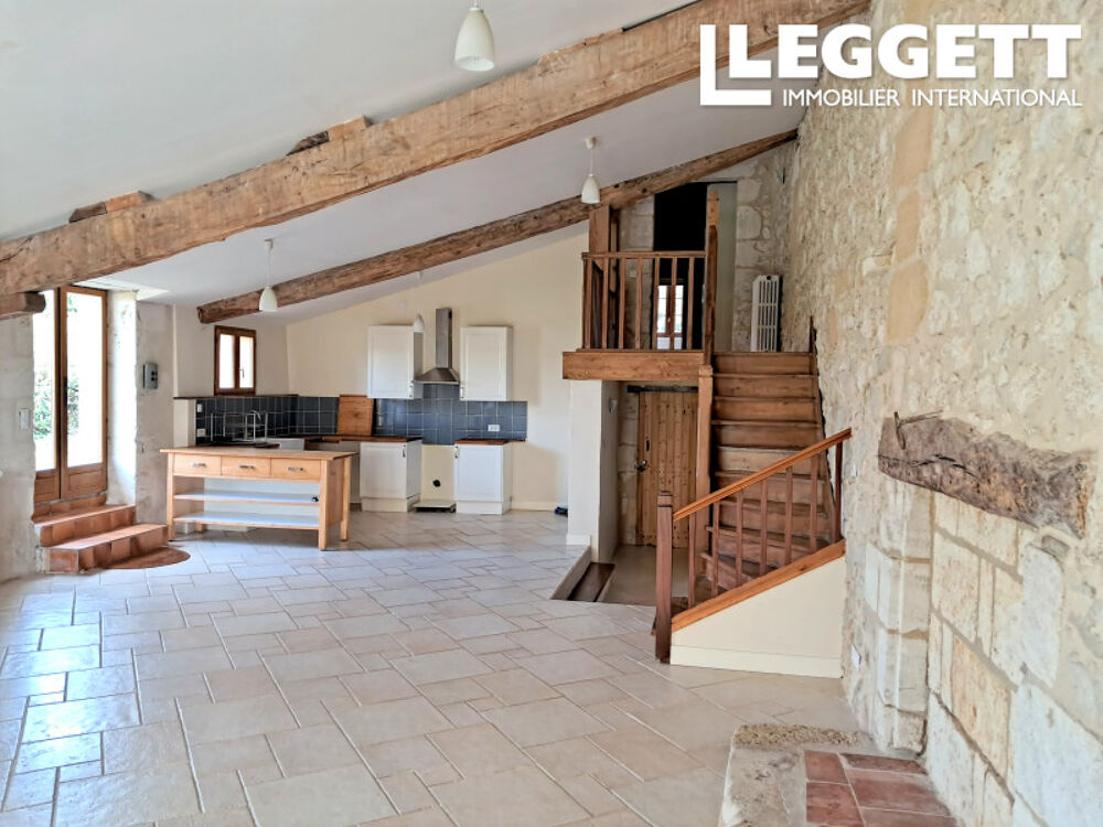 Vente Maison Charmante maison en pierre avec 3 chambres et jardin. Proche centre de St Romain la Virvée Saint-romain-la-virvÉe