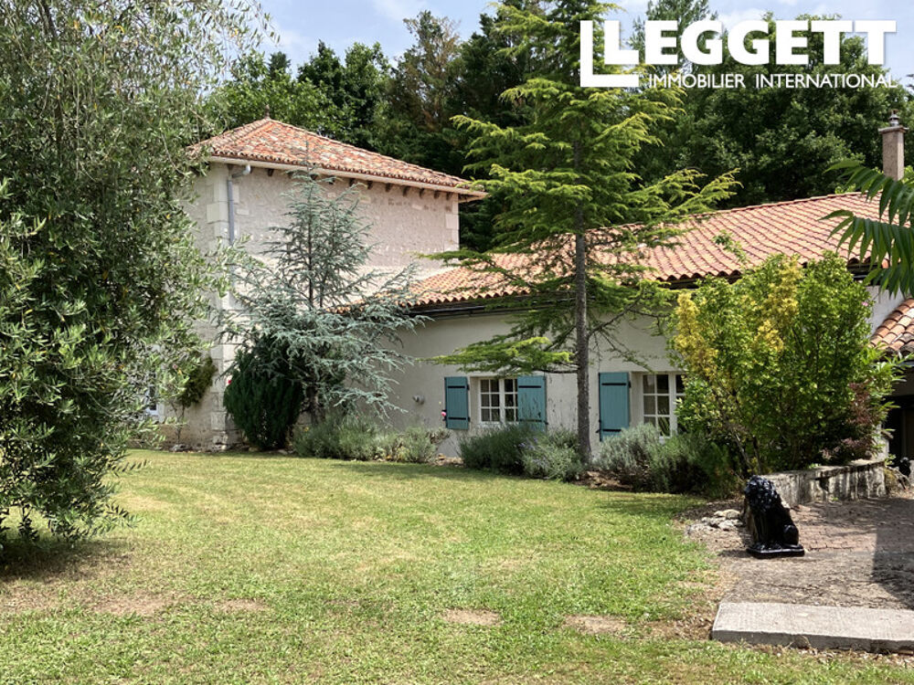 Maison de caractère 3 chambres avec piscine chauffée, terrain et Pigeonnier avec 1 chambre