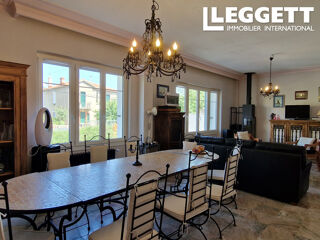 Vente Maison Villa d'époque T6 en pierre, indépendante, 2 sdb, avec jardin, parking privé et vue sur le village médiéval. Aigne