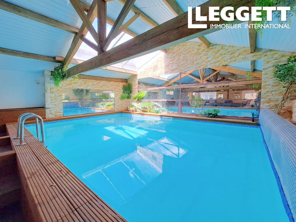 Belle propriété de caractère spacieuse avec 3 Gîtes et Piscine intérieure chauffée
