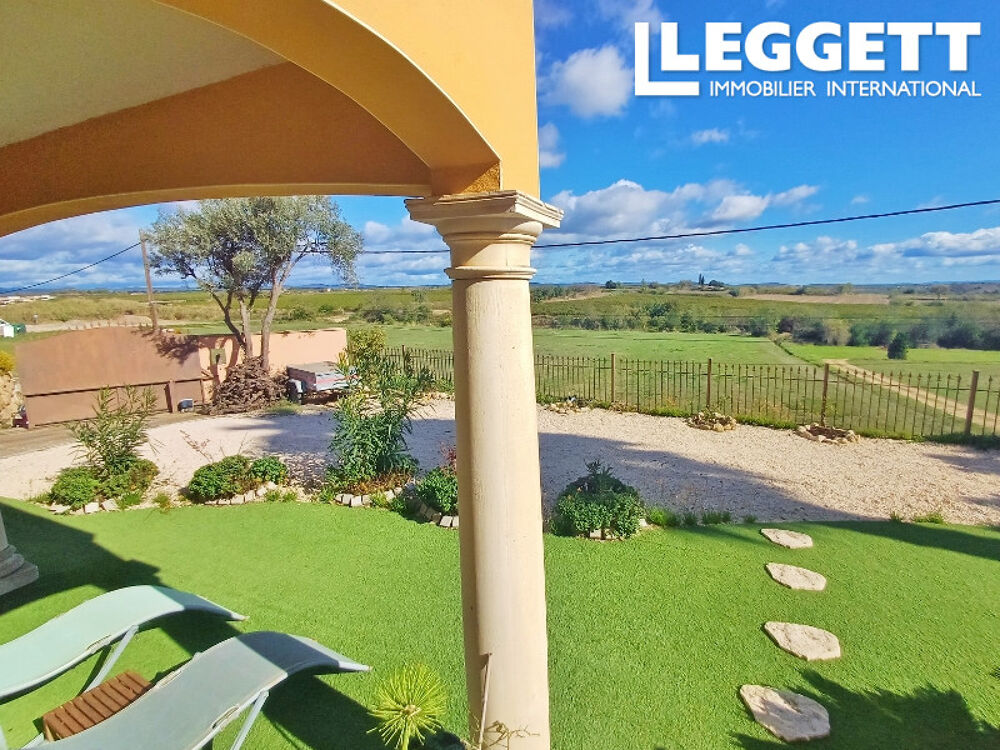 Vente Maison Superbe villa avec vue dégagée, 3 chambres doubles, jardins, piscine, terrasse, cuisine d'été et garage. Puissalicon