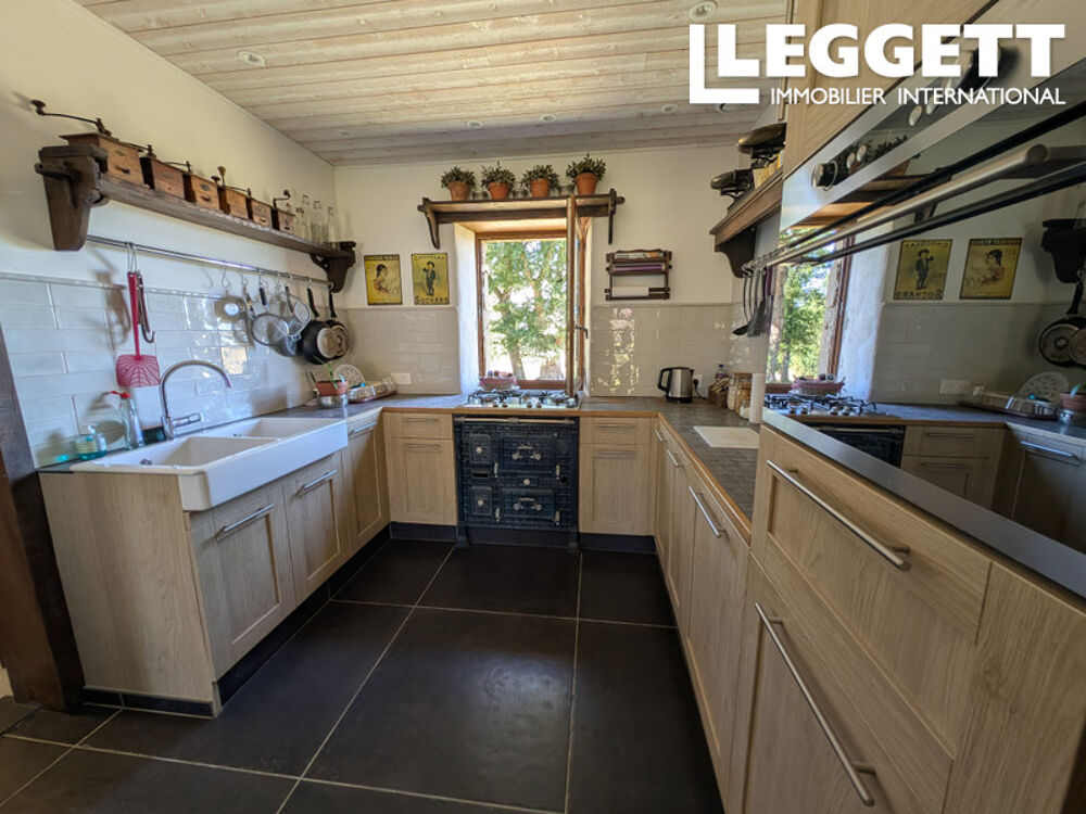 Charmante ferme rénovée: maison 1-2 chambres, grange, hangar, beau terrain plat avec puits, sans voisin proche