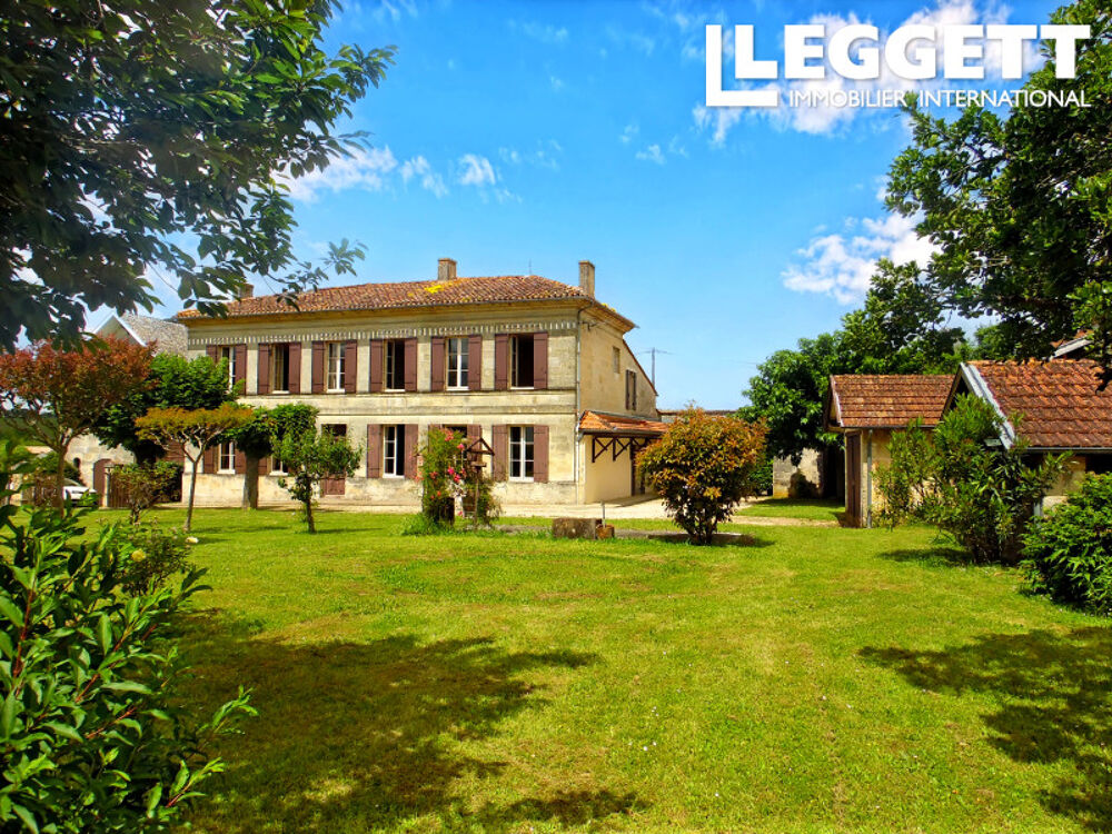 Vente Maison Grande propriété de standing en pierre avec dépendances et belle vue. Proche centre de Bourg Bourg