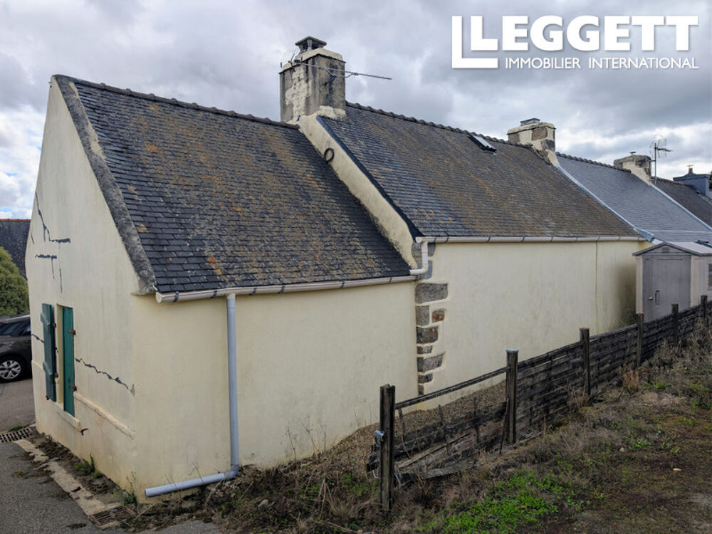 Maison étonnamment spacieuse de trois chambres au c?ur du village de Scrignac