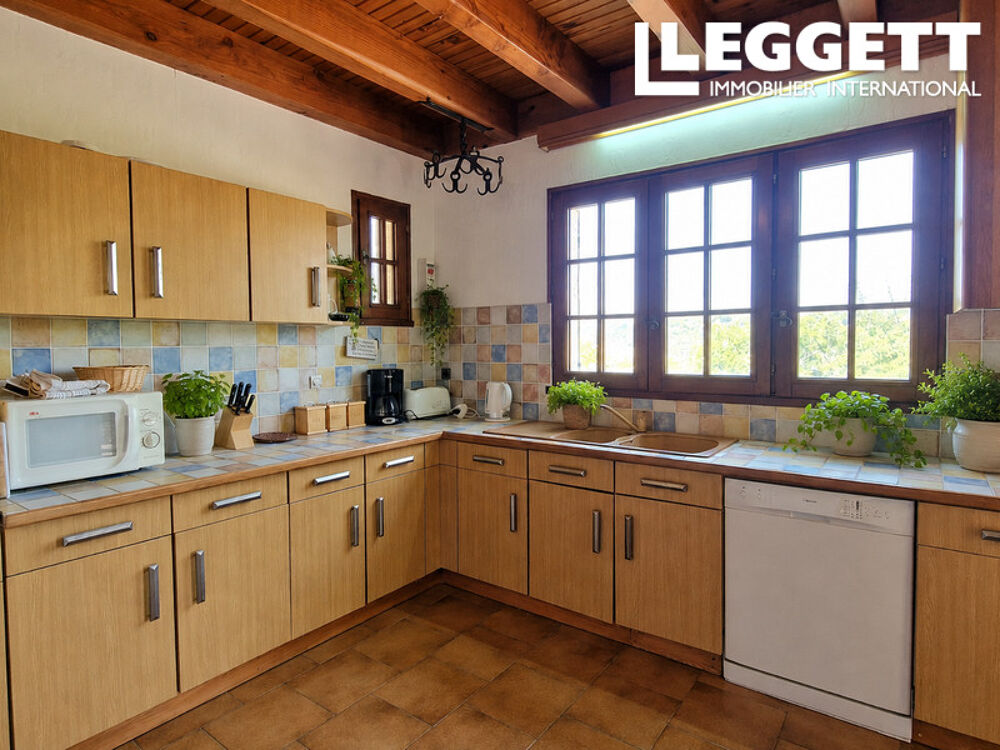 Vente Maison Cette villa spacieuse bénéficie d'un emplacement magnifique, avec 3 chambres Agel