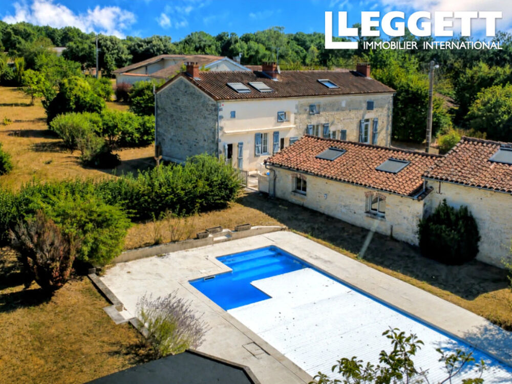 Vente Maison Belle propriété de caractère avec piscine sur plus de 6,5 hectares Cellefrouin