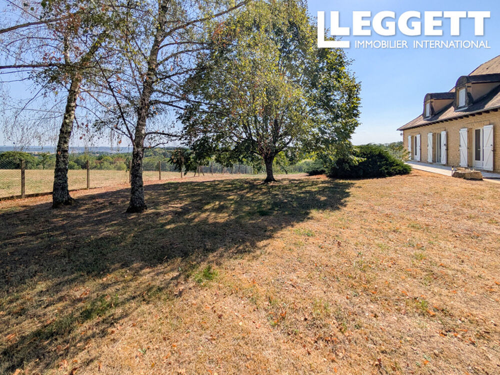 Vente Maison Maison de construction traditionnelle avec dépendances, un étang de pêche et une vue imprenable Beauregard-de-terrasson