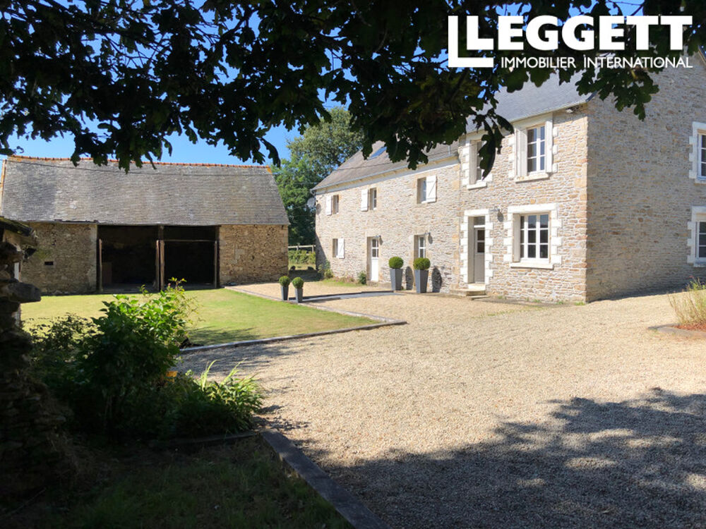 Vente Maison Charmante propriété indépendante de 5 chambres avec dépendances et terrain de 12,000m2 Plouguenast-langast