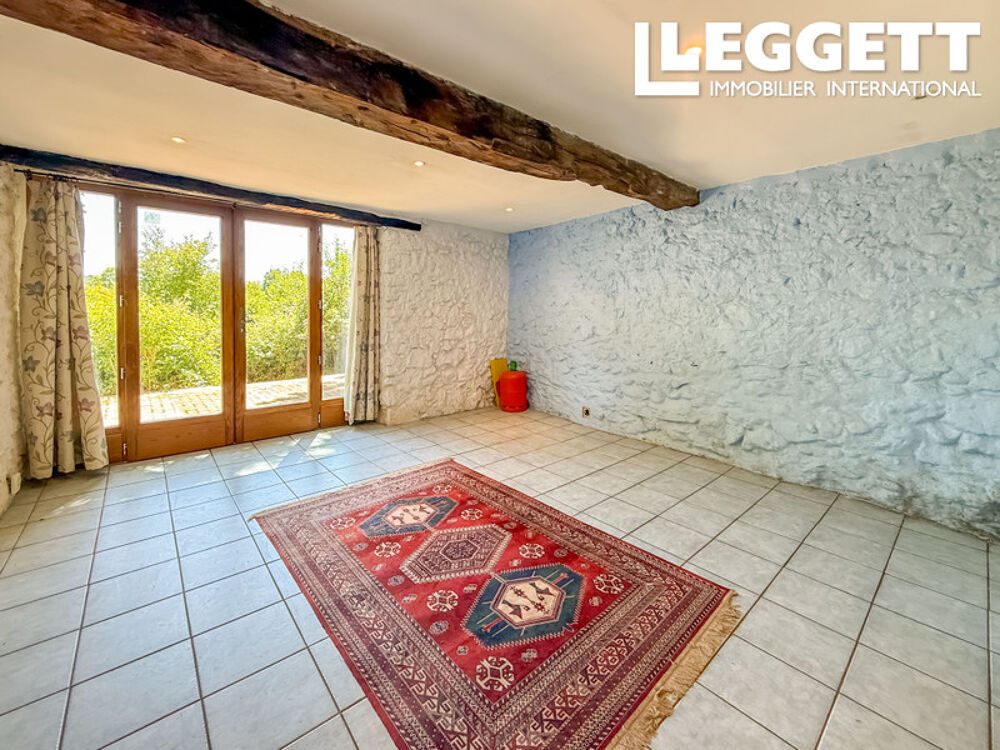 Vente Maison Maison Gascon avec vue sur la campagne, toiture neuve, jardin, terrasses et environnement paisible et campagne Bazordan
