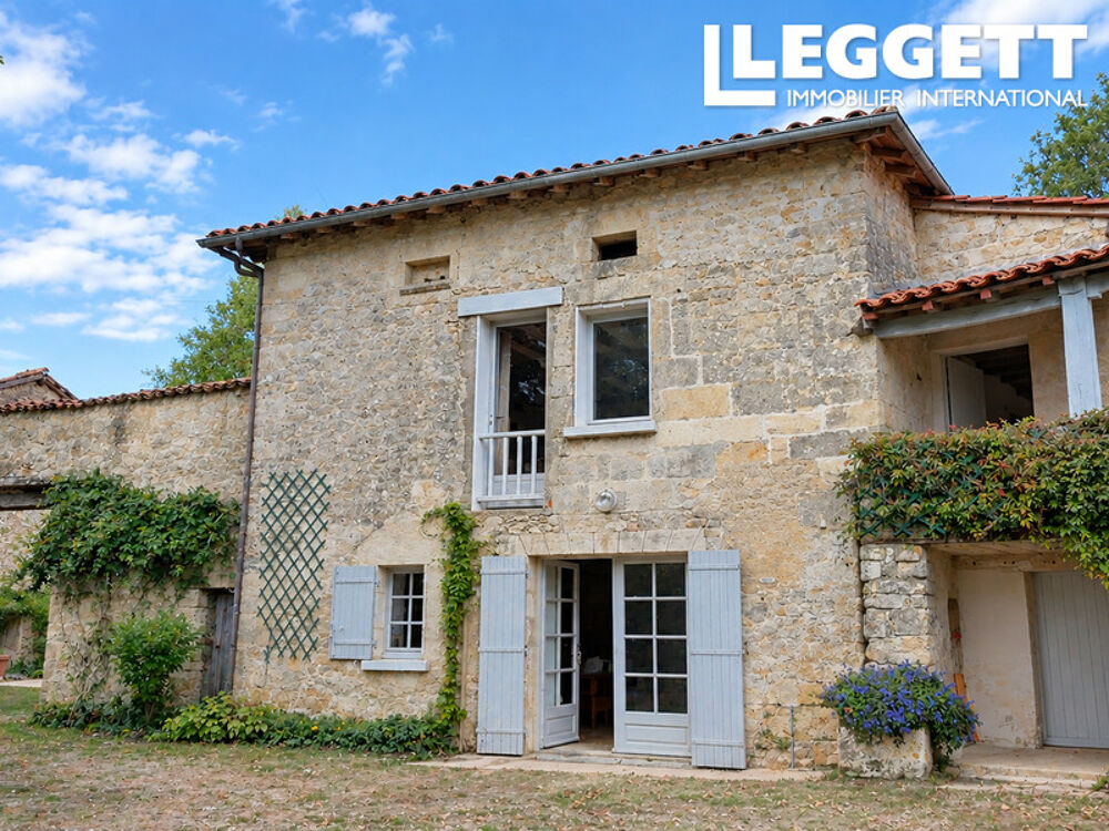 Belle propriété en pierre de 5 chambres avec cour, grange, jardin et paddocks près de Brantôme