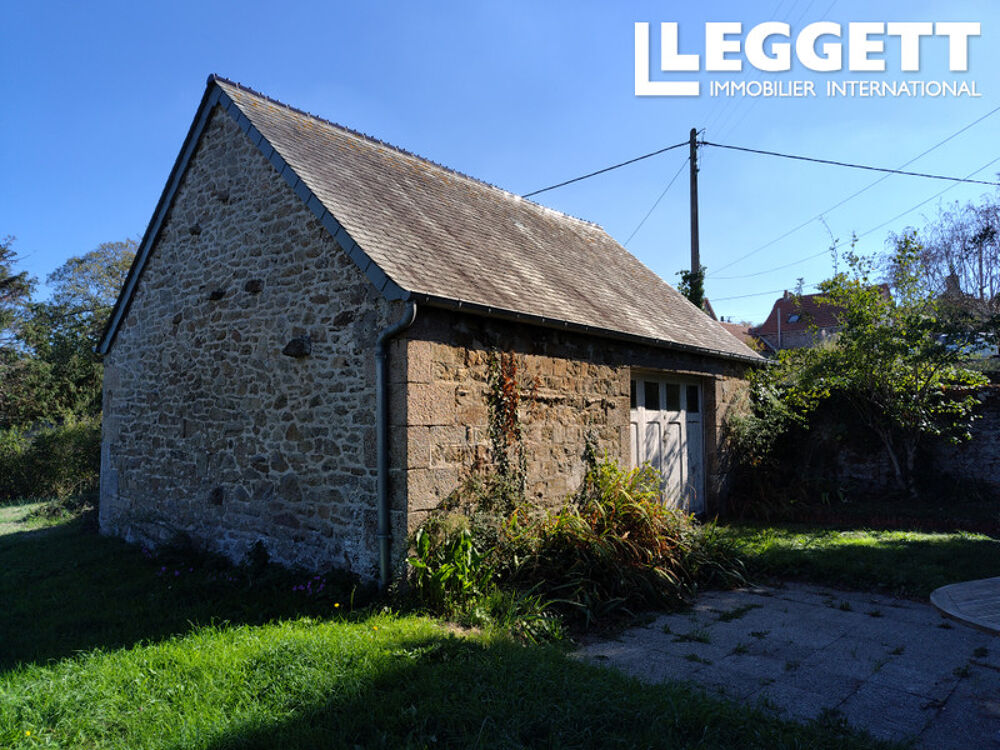 Vente Maison Maison à vendre à Fermanville avec vue mer, terrain de 1 400 m² et dépendance Fermanville