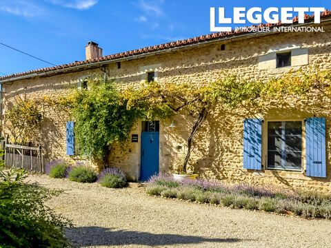   Maison en pierre comprenant trois chambres avec salle de bains attenante, jardin et dpendances Maison - 6 pice(s) - 176 m