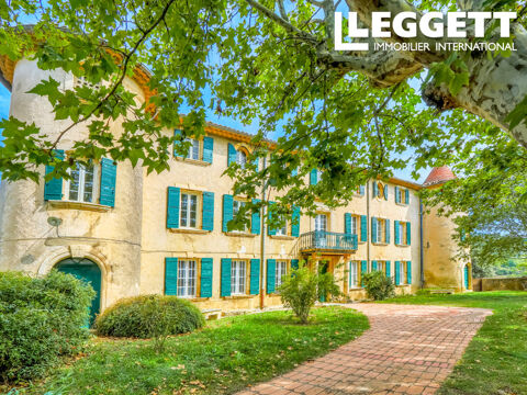   LUBERON - EXCEPTIONNEL ET EXCLUSIF : Magnifique ch�teau du 17e si�cle avec d�pendances et 84 ha de terres Propri�t�/ch�teau - 15 + pi�ce(s) - 725 m�