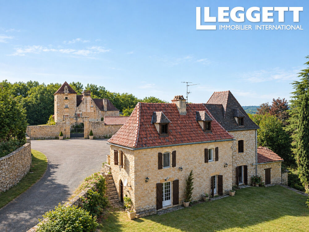 Propriété de caractère en pierre à rénover ? Plusieurs logements possibles au c?ur du Périgord