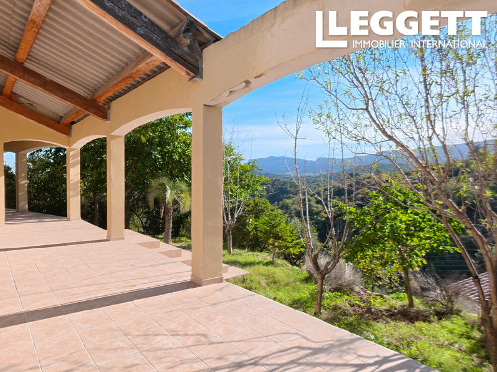 Vente Maison Villa de 200 m² avec trois suites parentales et deux garages, située à Plan-d?Aups-Sainte-Baume. Plan-d'aups-sainte-baume