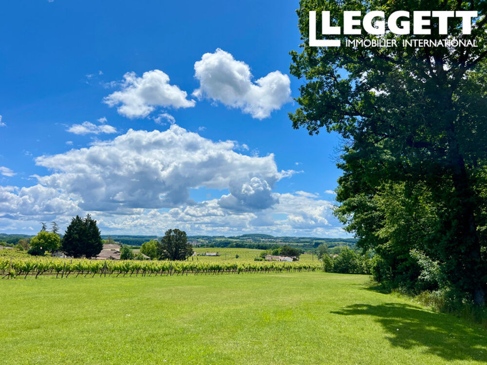 Élégante maison de campagne de 5 chambres avec vue panoramique, située dans un cadre boisé près de Bergerac