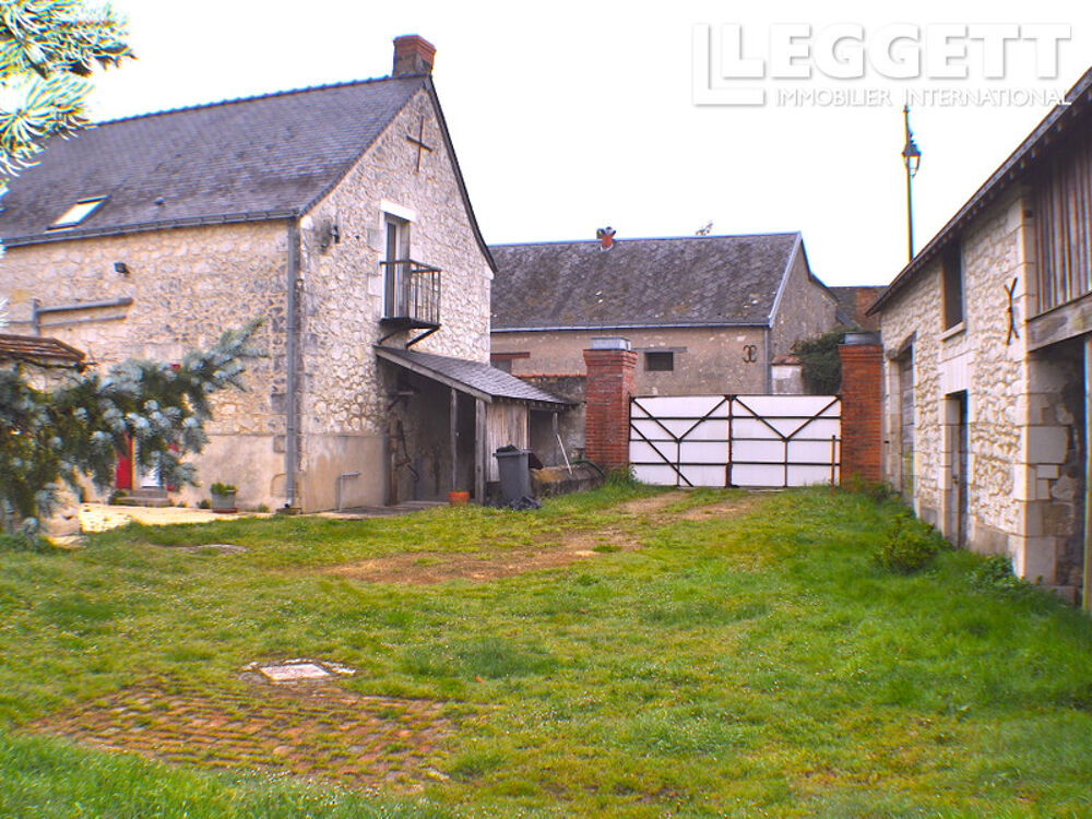 Vente Maison Maison de village bien restaure de 3 chambres avec de grands jardins Noyant-villages