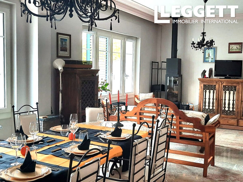 Vente Maison Villa d'époque T6 en pierre, indépendante, 2 sdb, avec jardin, parking privé et vue sur le village médiéval. Aigne