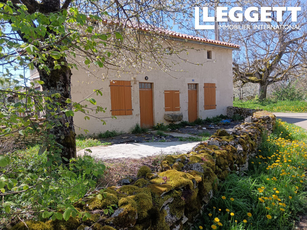 Vente Maison Potentiel pour finir de rénover ce joli cottage avec terrasses, granges et du terrain. Toiture nouvelle Payroux