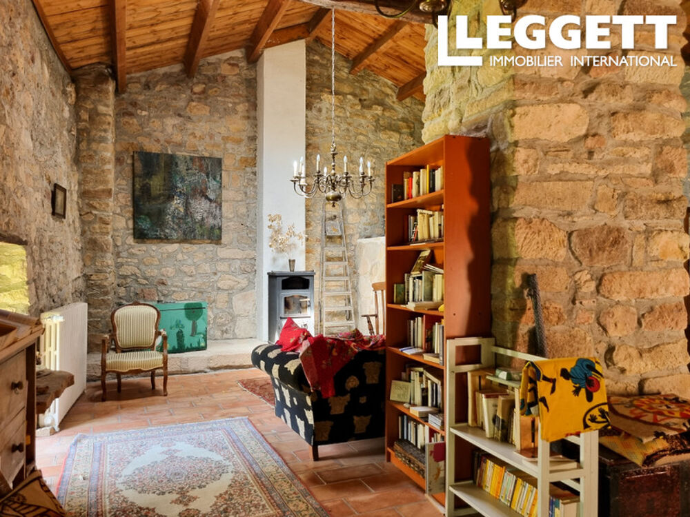 Vente Maison Bâtisse de caractère, 10 pièces, dans hameau historique très isolé avec de 1.2 hectares Joncels