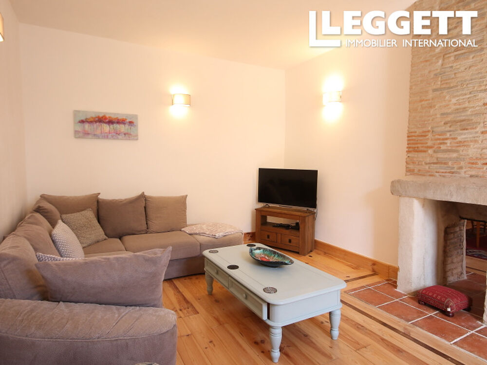 Vente Maison Superbe propriété de village, 4 chambres, 2 salles de bains, grange, jardin et proche des lacs de loisirs. Les salles-lavauguyon