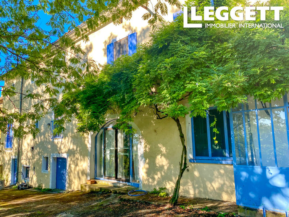 Belle et grande maison construite en 1800, en Ardèche, proche de Bourg-Saint-Andéol, avec jardin et piscine