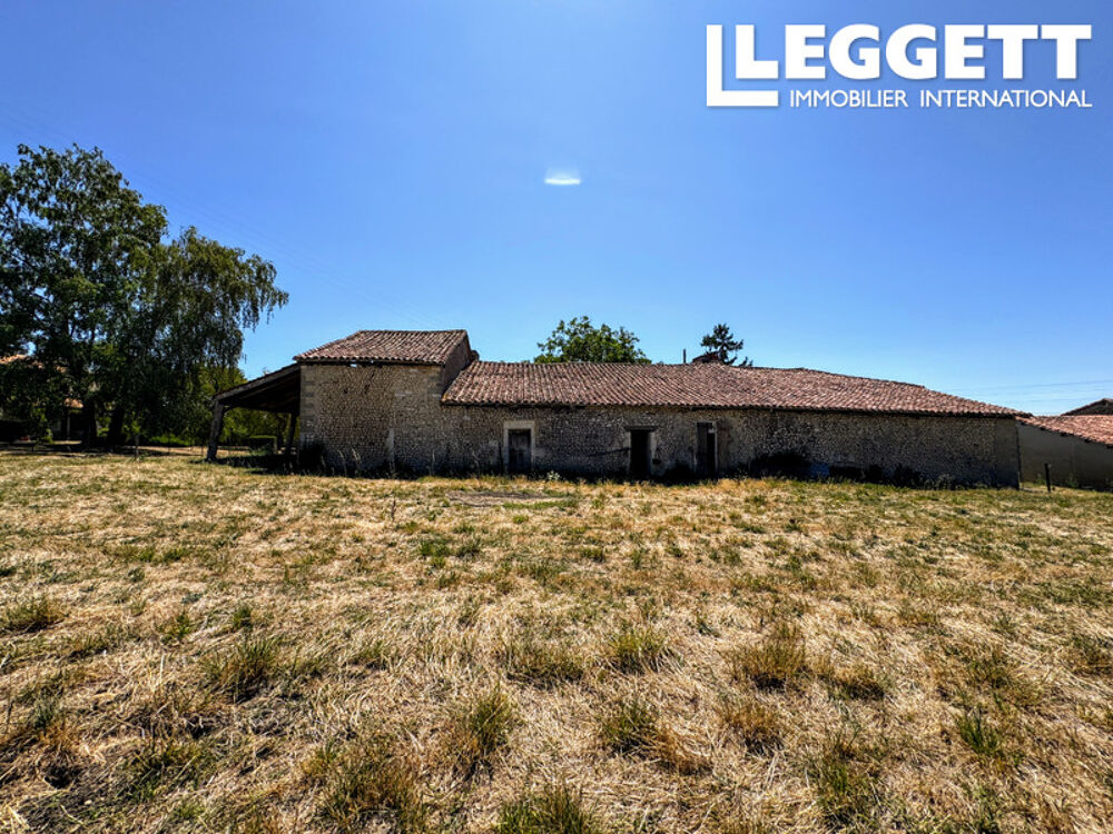 Vente Maison Maison en pierre à rénover avec dépendances, terrain et vue, proche de Chalais et Aubeterre sur Dronne. Courlac
