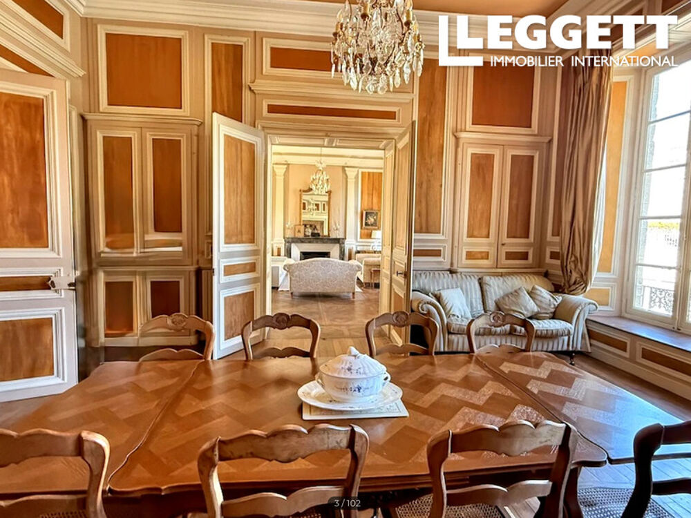 Vente Maison Élégant hôtel particulier du XVIIe siècle avec jardin clos, face à une place historique de Mayenne Mayenne