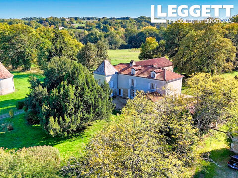   Dordogne - P�rigord vert - Propri�t� d'exception du XVIIIe si�cle avec d�pendances et piscine sur 40 hectares Maison - 14 pi�ce(s) - 500 m�