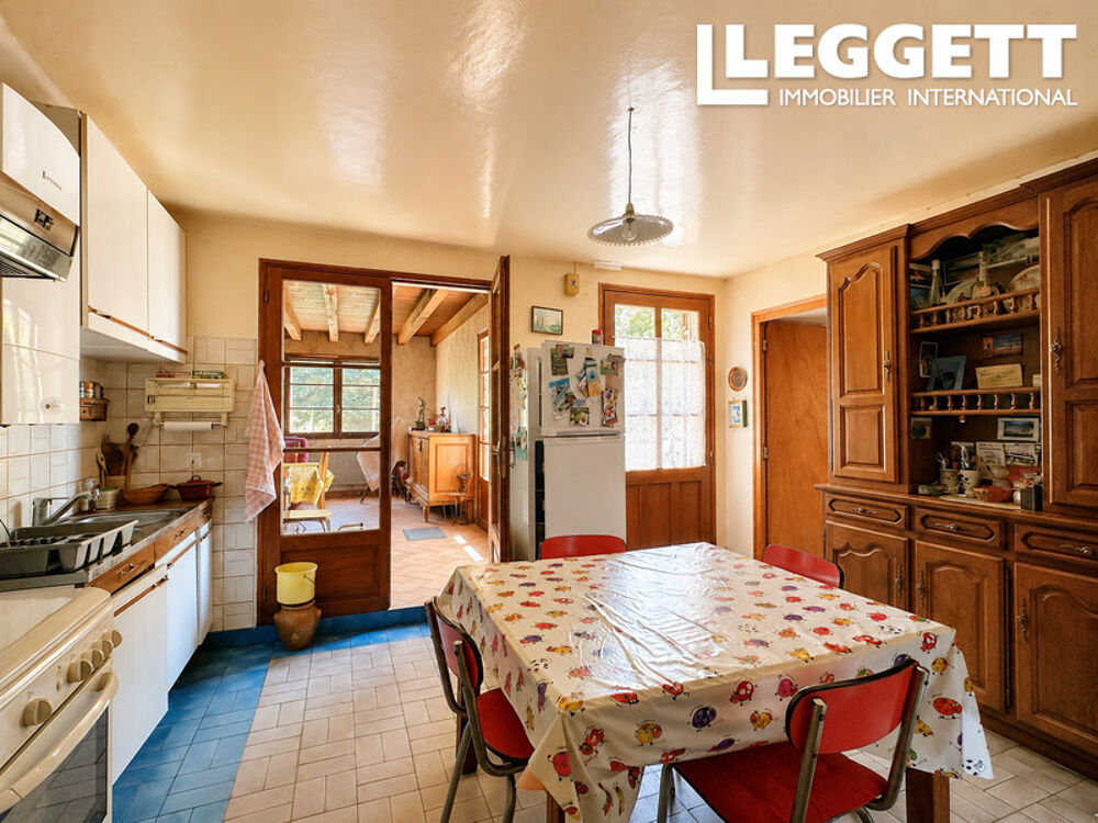 Charmante maison, proche de La Trimouille, avec terrain de 2 180 m²