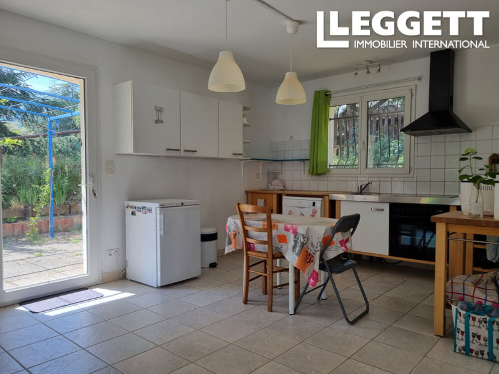 Maison de plain-pied avec vue panoramique, jardin avec fruitiers et cadre naturel privilégié
